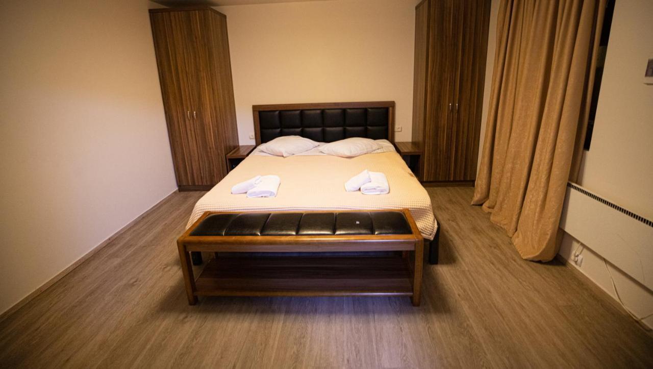 Cross Resort Hotel Єреван Екстер'єр фото