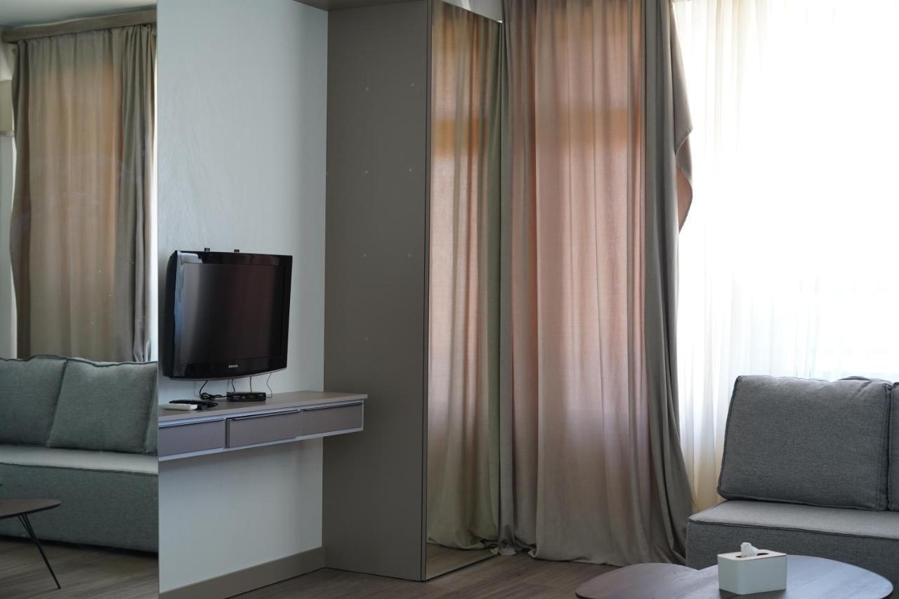 Cross Resort Hotel Єреван Екстер'єр фото