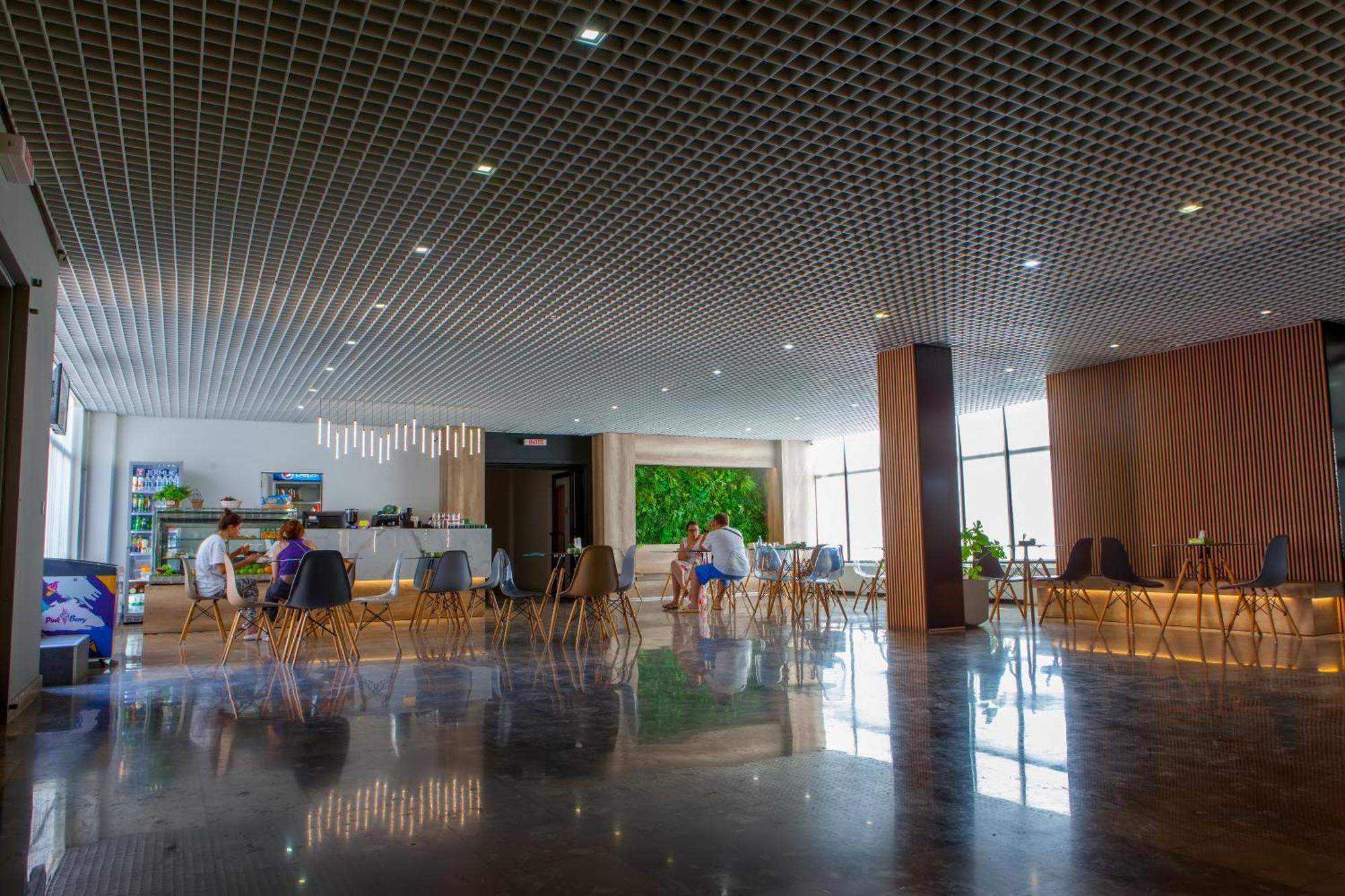 Cross Resort Hotel Єреван Екстер'єр фото